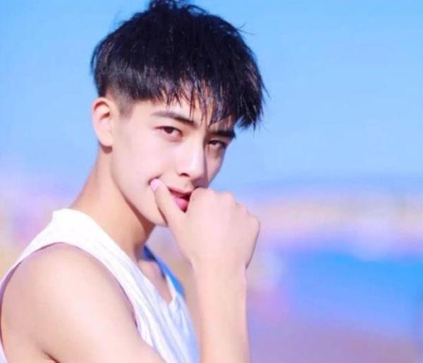 男孩子申请QQ小号89%是干这4件事男生:净说大实话