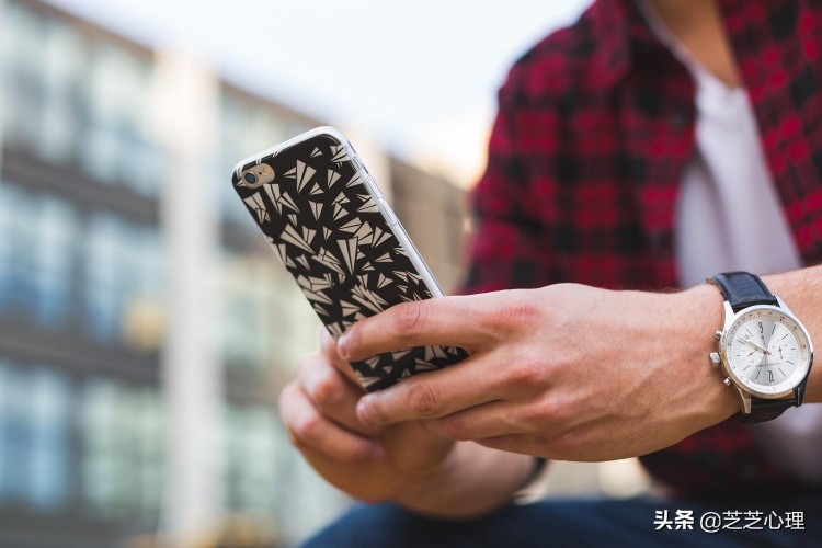 心理学:运用于微信的7个恋爱心理技巧让你的恋爱更顺利